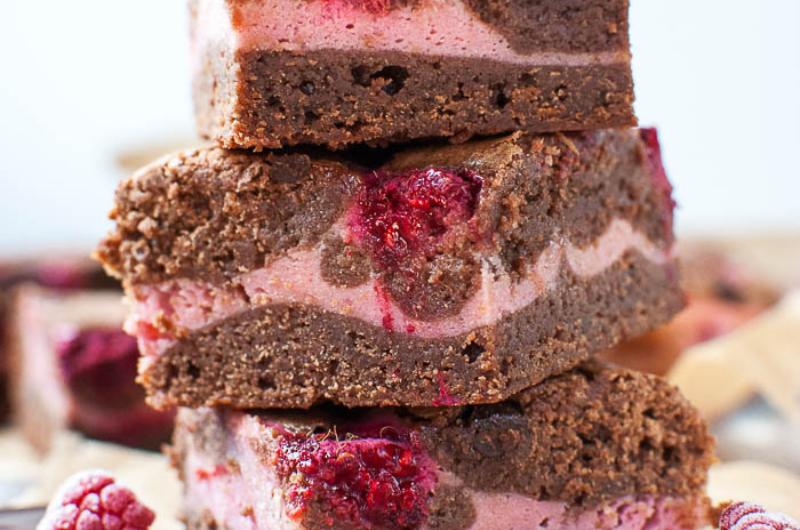 Recept na strouhaný koláč s malinami a tvarohem