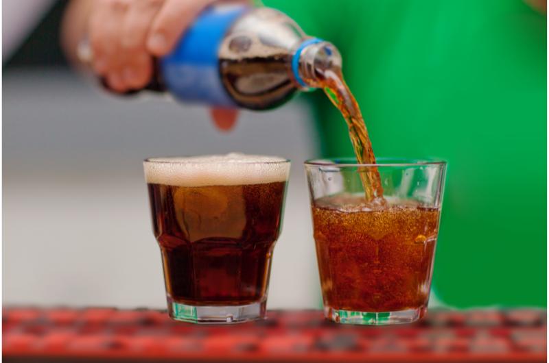Zdraví na prvním místě. Proč je třeba se vyvarovat škodlivým nápojům a jsou horší než alkohol?