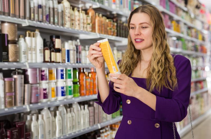 Pozor na nebezpečnou kosmetiku: Hygienici varují před známými značkami jako Dove, Nivea či Garnier