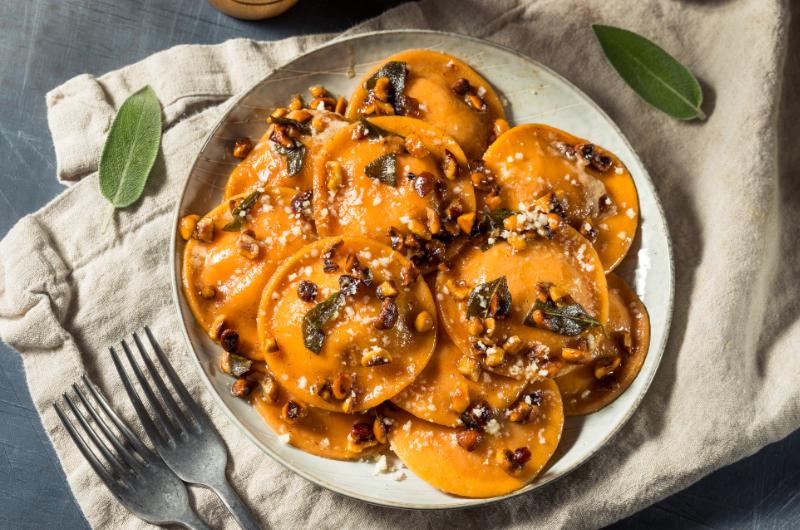 Domácí ravioli se šunkou a žampiony v lahodné omáčce: Recept, který si zamilujete