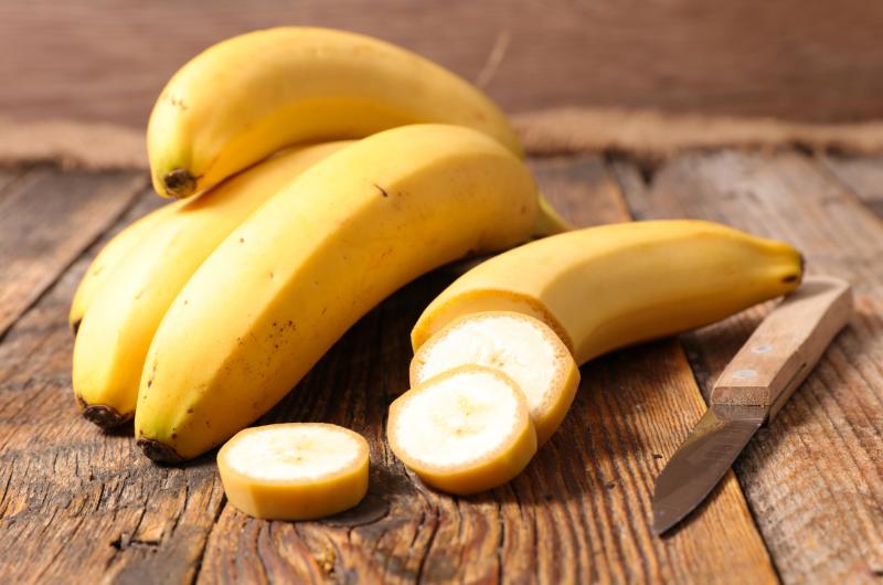 Banány vám doma rychle hnědnou? Tady je návod, jak je zachránit i využít do posledního kousku