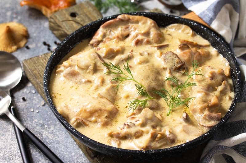 Kuřecí stroganov za půl hodiny: Lehčí verze klasiky s méně než 400 kaloriemi