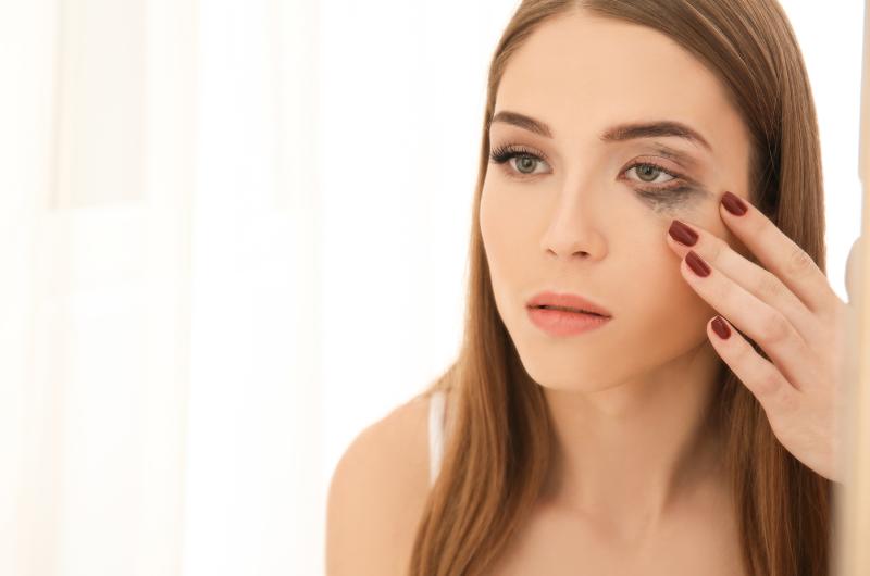 Make-up mizí z obličeje už po pár hodinách? Toto děláte špatně!