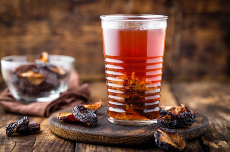 Trápí vás zácpa? Stačí vypít tento švestkový drink a problém zmizí