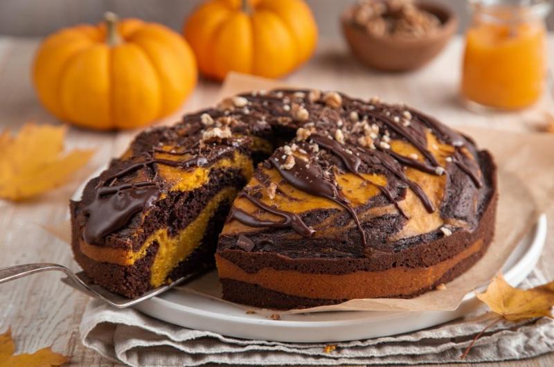 Podzim chutná takhle: Dýňový mramorový koláč, který okouzlí vůní i vzhledem