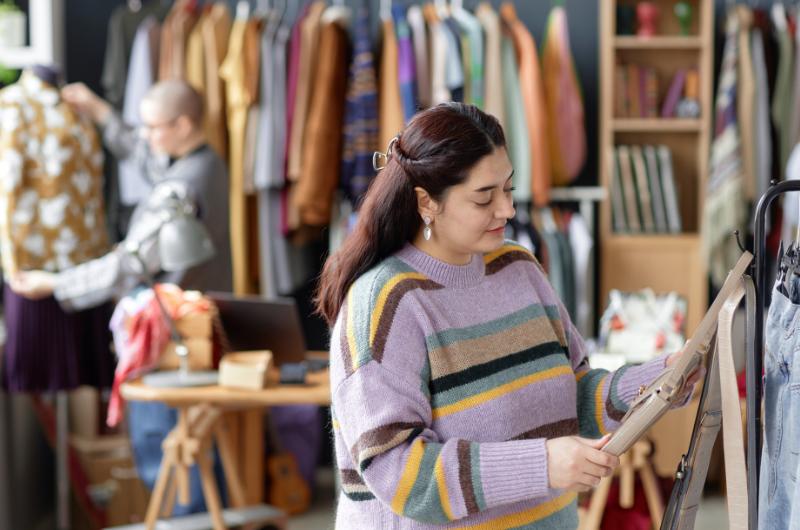 Zná to jen pár lidí: 7 triků, jak v sekáči ulovit značkové kousky za pár korun