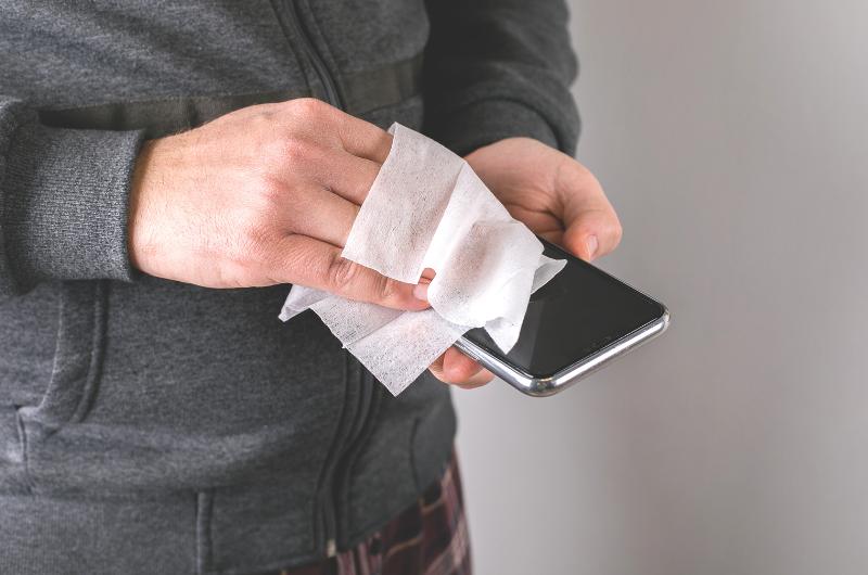 6 povrchů, které byste nikdy neměli čistit dezinfekčními ubrousky. Tuhle obří chybu dělá skoro každý