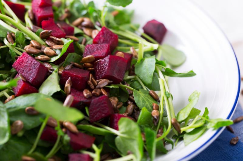 Nenápadná zelenina z obchodu dokáže víc než doplňky stravy. Výsledek po 7 dnech překvapí