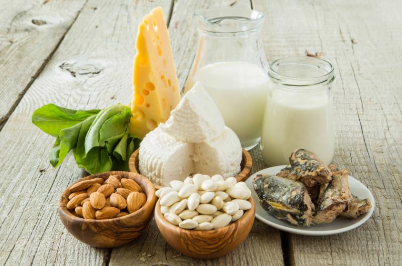 Pět potravin, které posilují kosti účinněji než mléko. Mnohé Čechy překvapí