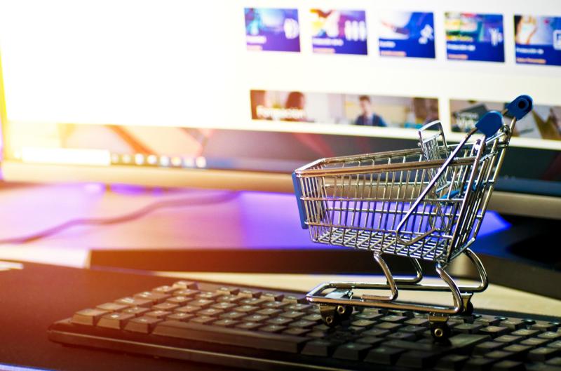 Jak využít sezónních slev při nákupu na internetu?