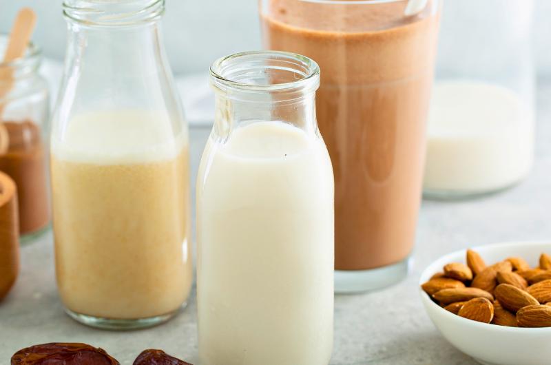 Nejzdravější rostlinné mléko? Záleží, co od něj čekáte