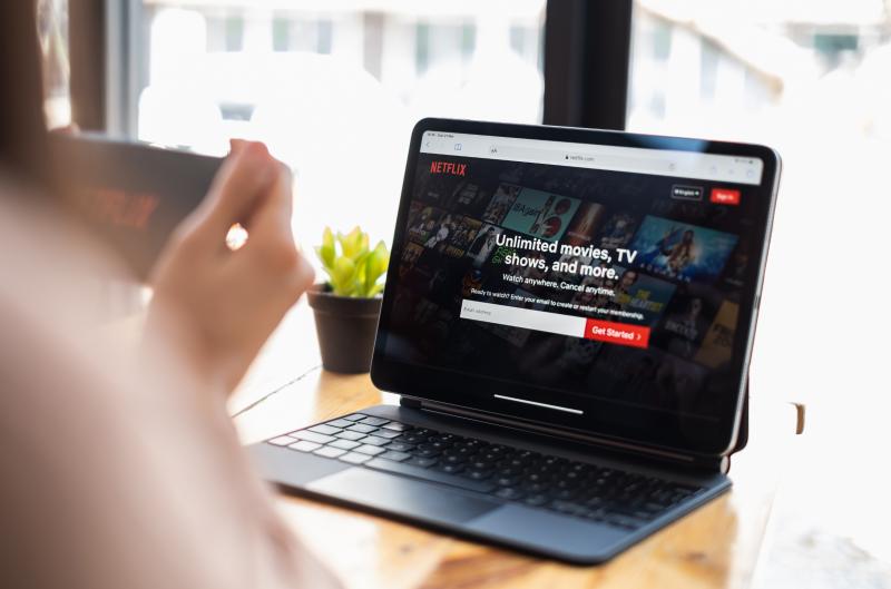 Netflix jde s cenou nahoru. Nejvíc zasáhne ty, kdo sdílí účet