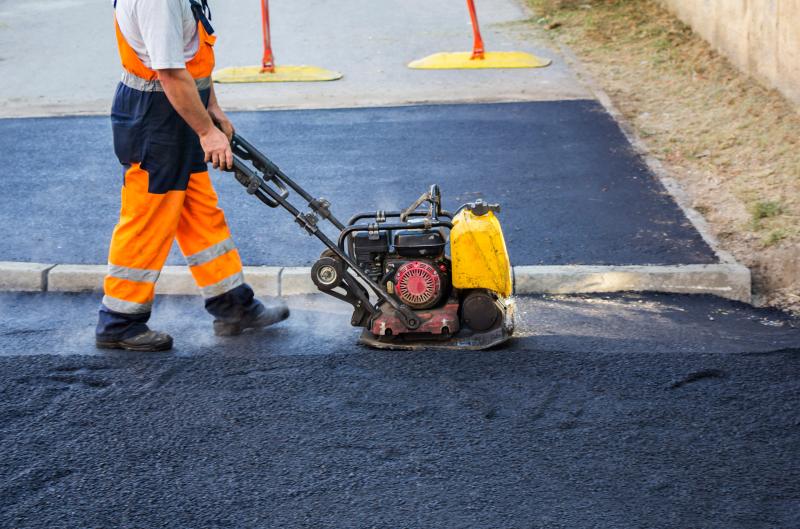 Falešní asfaltéři se vracejí do Česka. Na co si dát pozor, když zazvoní u domu?