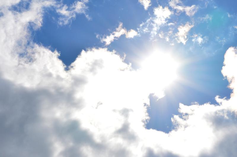 Česko čeká teplotní šok: Odpoledne 25 °C, o pár hodin později může mrznout