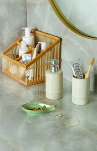 1) Organizér na make-up HORNDAL