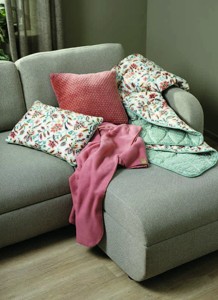 1) Dekorační polštář KAMILLE