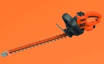 BLACK+DECKER ELEKTRICKÉ NŮŽKY NA ŽIVÉ PLOTY BEHTS301-QS